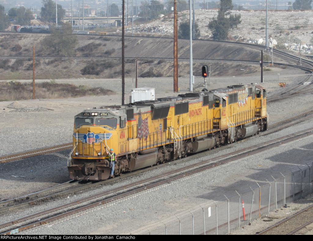 A trio of UP SD70Ms